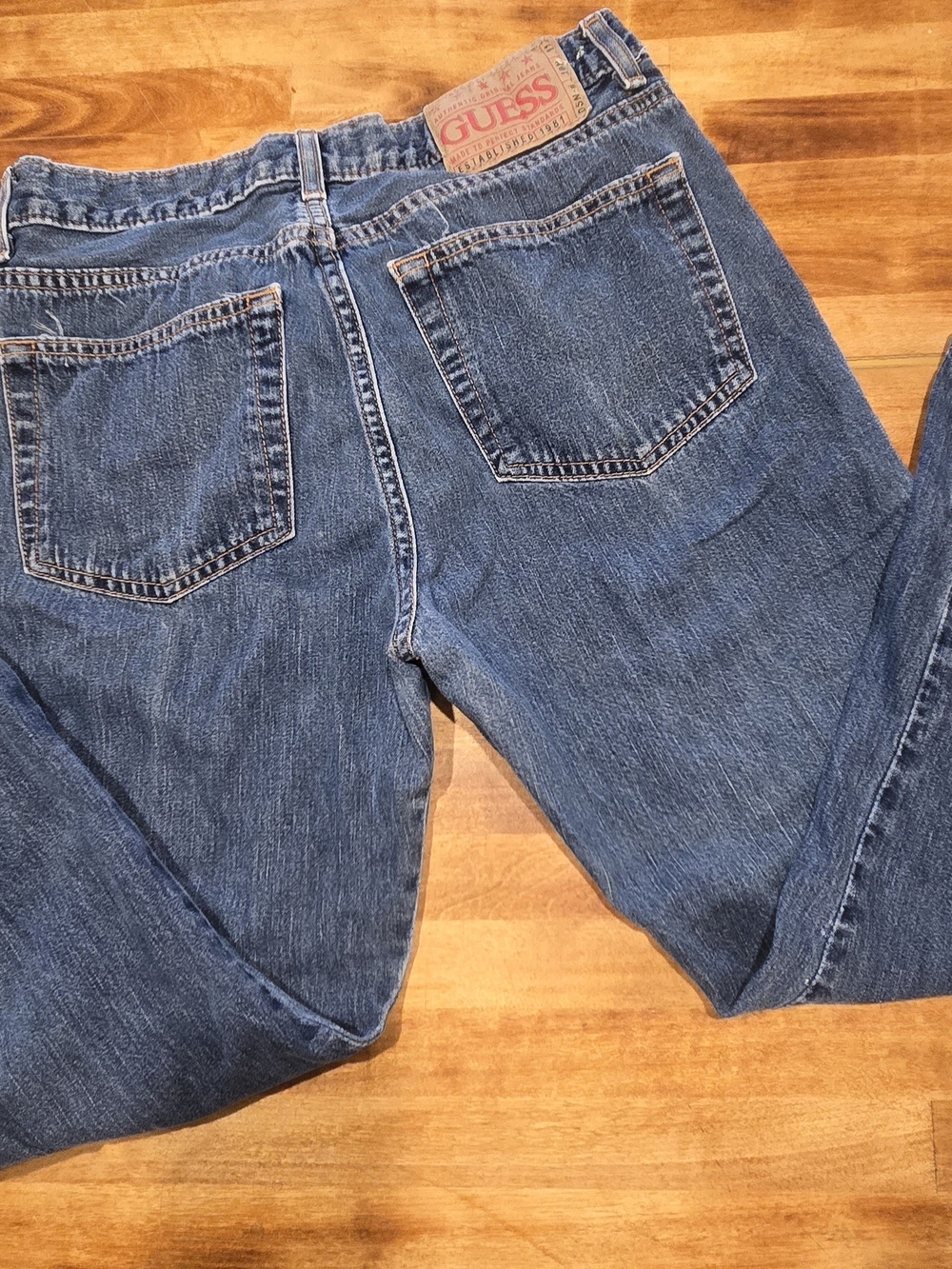 Guess Womans Relaxed Fit Blue Mid Calf Jeans - Picture 8 of 8